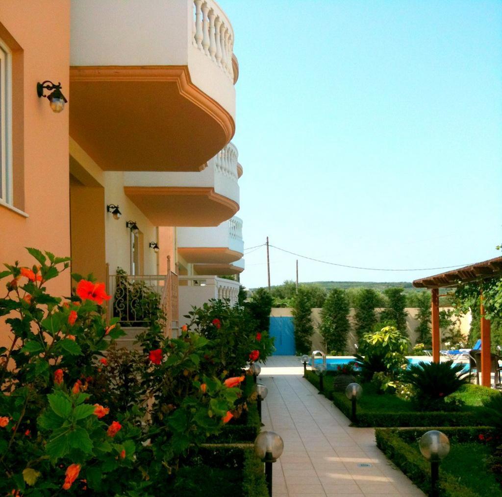 Golden Rose Suites Kolymbari Exterior foto