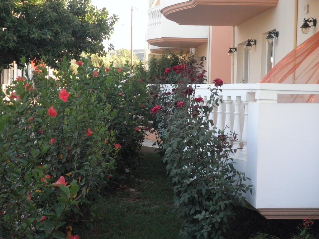 Golden Rose Suites Kolymbari Exterior foto