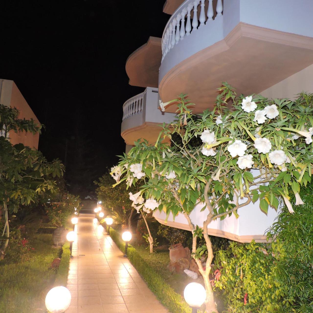 Golden Rose Suites Kolymbari Exterior foto